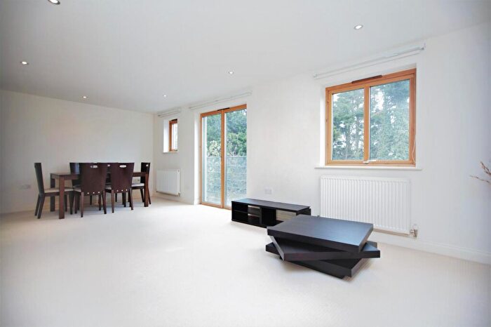 2 Bedroom Apartment To Rent In Liberty Court, Great North Way, Hendon, NW4