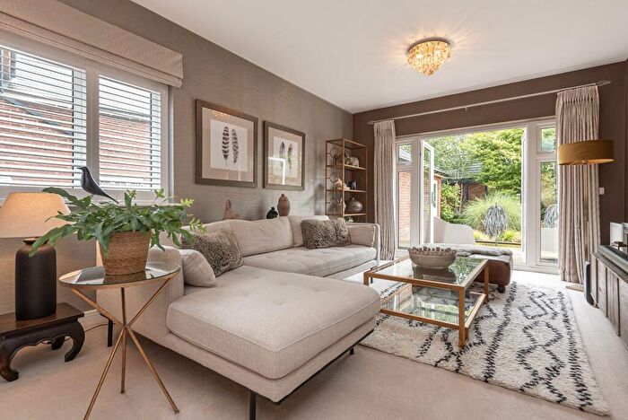 4 Bedroom Detached House For Sale In Chapel Drive, Aston Clinton, HP22