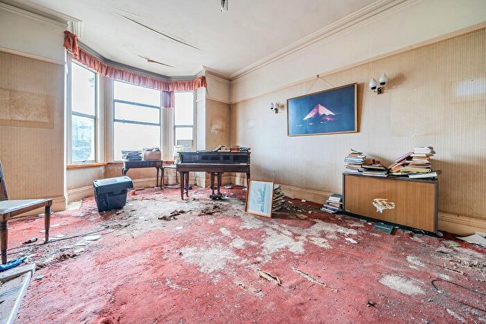 7 Bedroom Semi-Detached House For Sale In St. Helens Parade, Southsea, PO4