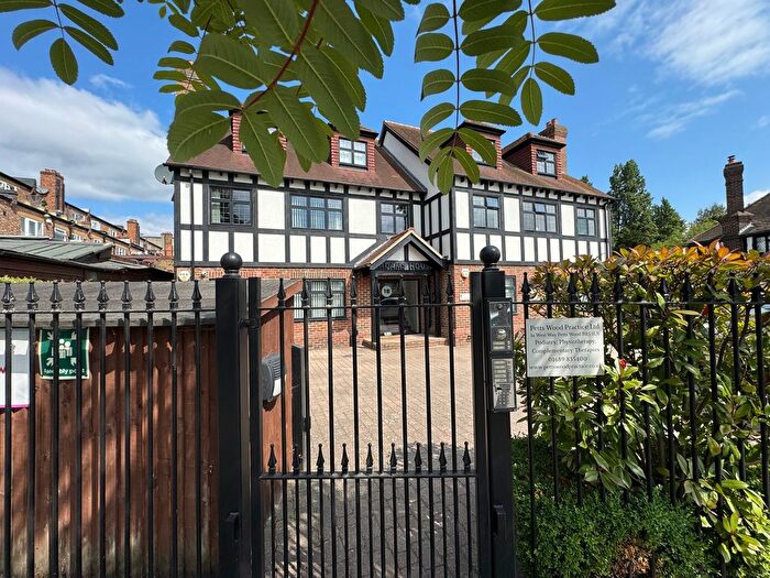 2 Bedroom Flat To Rent In B West Way, Petts Wood, Orpington, BR5