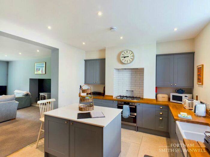 2 Bedroom Flat For Sale In Berne Lane, Charmouth, DT6