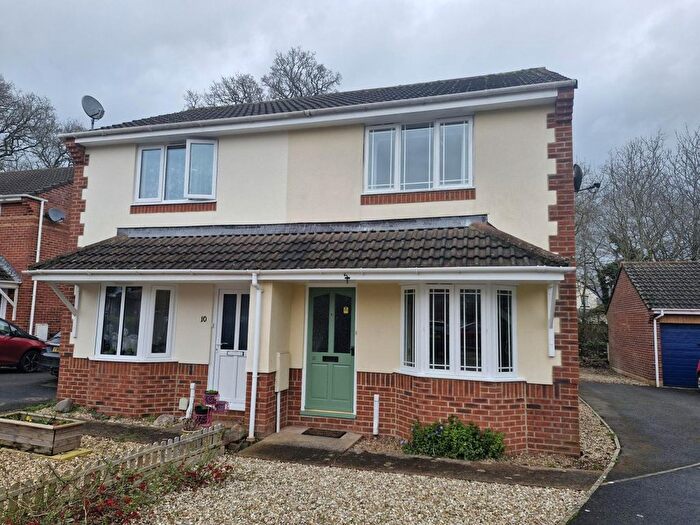 2 Bedroom Semi Detached House To Rent In Pearmain Close, Willand, EX15