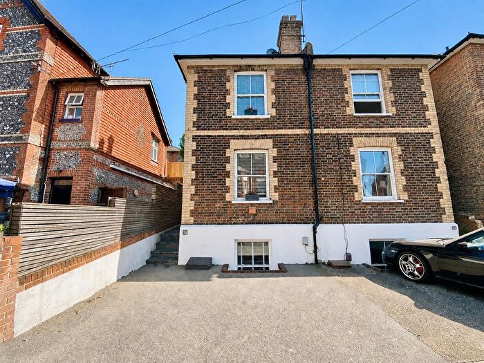 4 Bedroom Semi-Detached House For Sale In Sydenham Road, Guildford, GU1