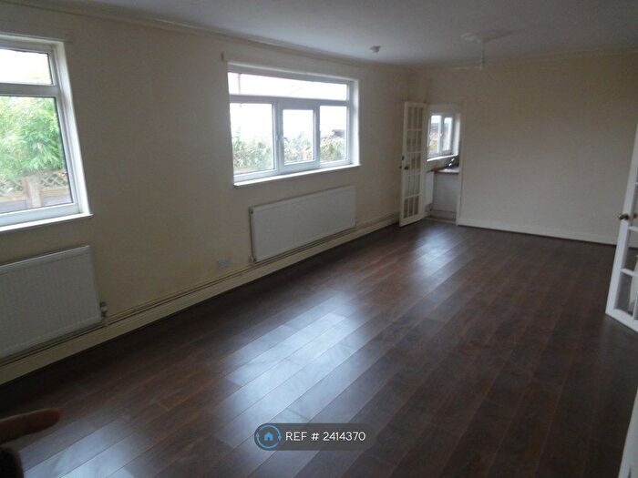2 Bedroom Bungalow To Rent In Roman Road, Leicester, LE4