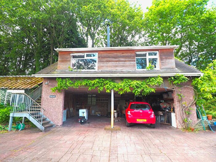 2 Bedroom Flat To Rent In Waterside Road, New Mills, SK22