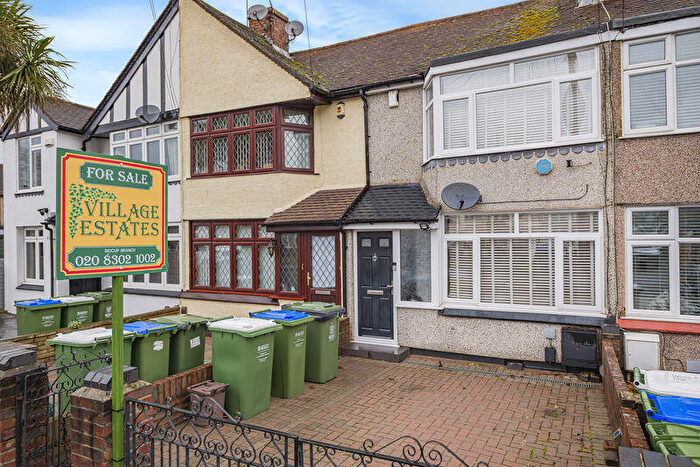 2 Bedroom Terraced House For Sale In Sherwood Park Avenue, Sidcup, DA15