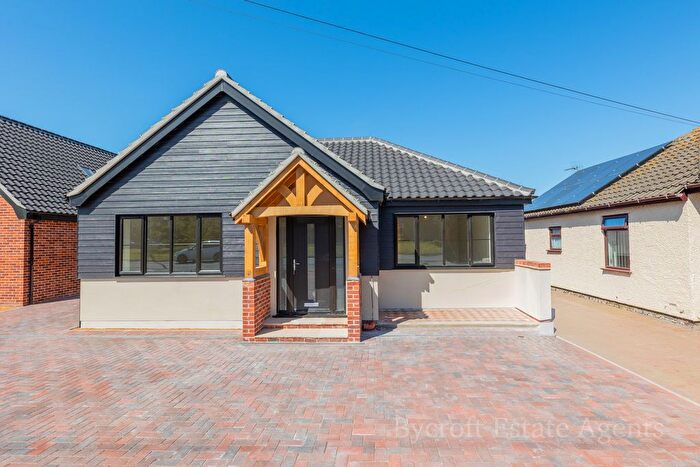 4 Bedroom Detached Bungalow For Sale In Beccles Road, Carlton Colville, Lowestoft, NR33