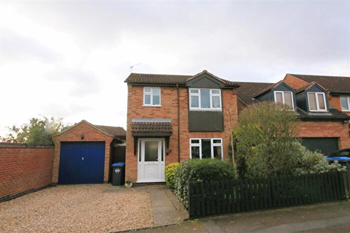 3 Bedroom Detached House For Sale In Mulberry Road, Rugby, CV22
