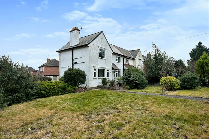 3 Bedroom Semi-Detached House For Sale In Mansfield Road, Scarcliffe, Chesterfield, S44