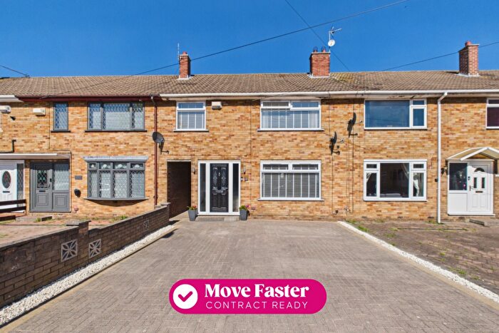 3 Bedroom Terraced House For Sale In Stornaway Square, Hull, HU8