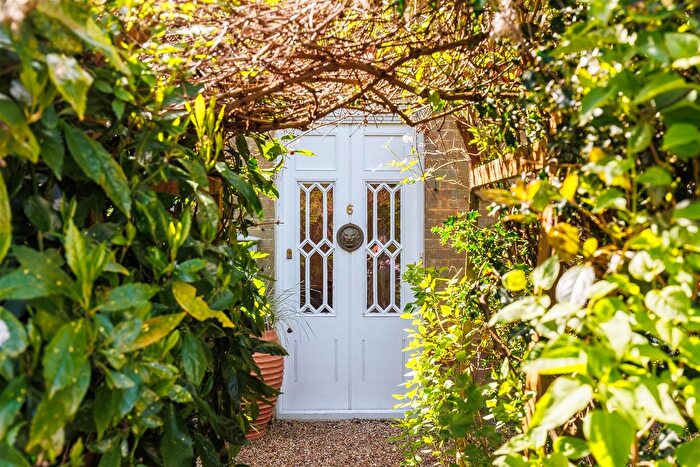 2 Bedroom Cottage For Sale In York Avenue, East Cowes, PO32