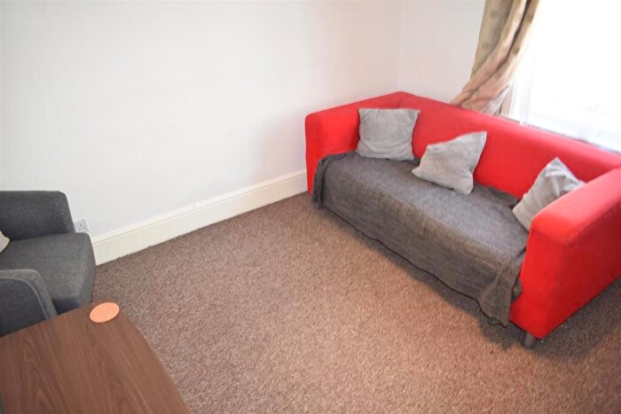 4 Bedroom Terraced House To Rent In Beatrice Road, Southsea, PO4