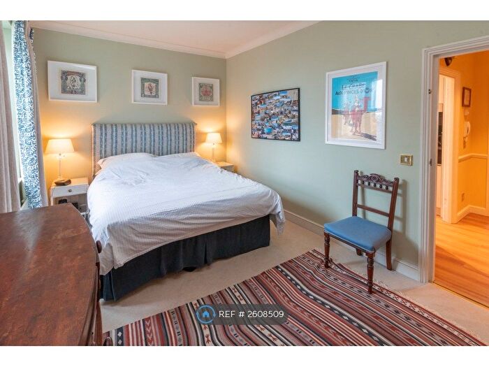 2 Bedroom Flat To Rent In Earls Court Square, London, SW5