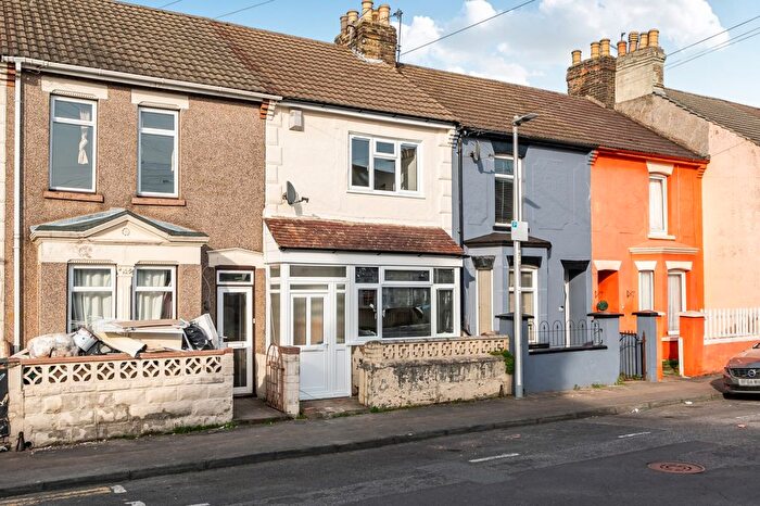 3 Bedroom Terraced House To Rent In Byron Road, Gillingham, ME7