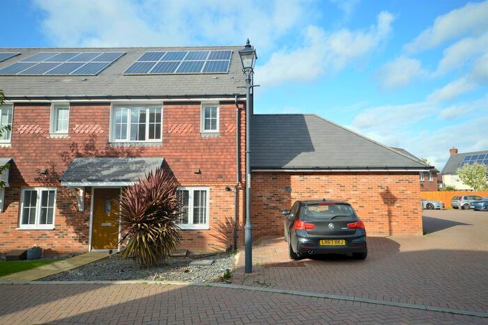 3 Bedroom Terraced House To Rent In Blackthorn Avenue, Billingshurst, RH14