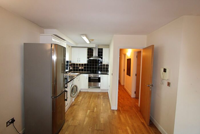 2 Bedroom Flat To Rent In Eaton Road, Sutton, SM2