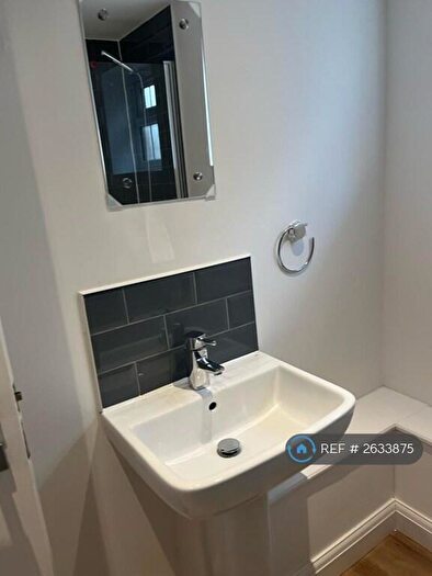1 Bedroom Flat To Rent In Knighton Lane, Leicester, LE2