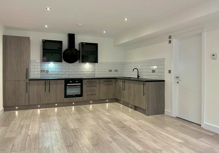 1 Bedroom Flat To Rent In Phoenix Business Centre, Higham Road, Chesham, HP5