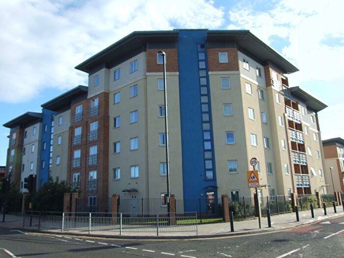 2 Bedroom Flat To Rent In Knightsbridge Court, Newcastle Upon Tyne, NE3