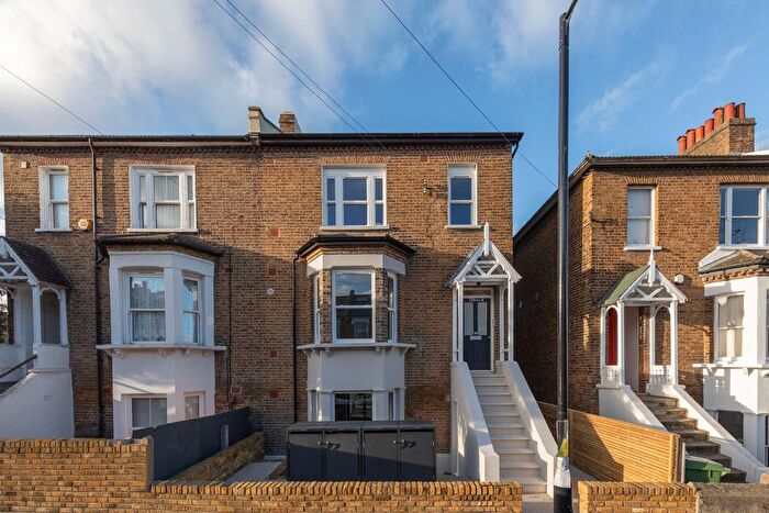 2 Bedroom Flat For Sale In Crystal Palace Road, East Dulwich, SE22