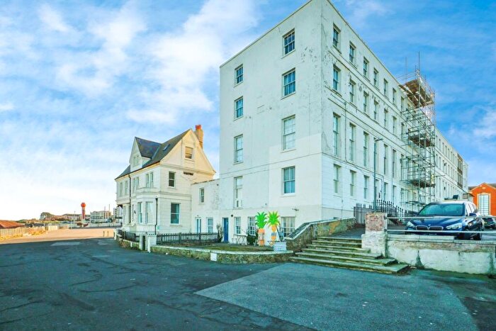 2 Bedroom Apartment For Sale In Fort Paragon, Margate, CT9