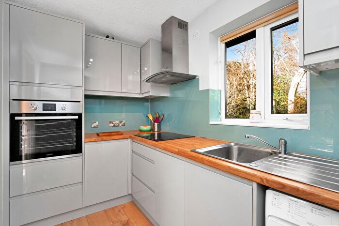 2 Bedroom Bungalow For Sale In The Courtyard, Worthing, West Sussex, BN14