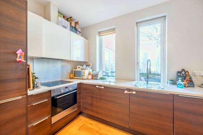 1 Bedroom Flat To Rent In Manor Road, West Ealing, London, W13