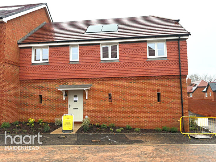 2 Bedroom Coach House For Sale In Orchid Drive, High Wycombe, HP10