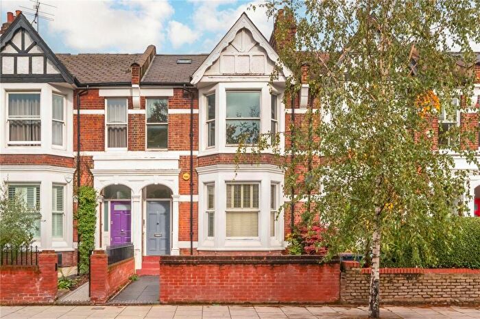2 Bedroom Apartment To Rent In Harvist Road, London, NW6