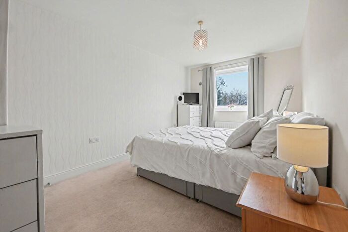 2 Bedroom Apartment For Sale In Butts Road, Southampton, SO19