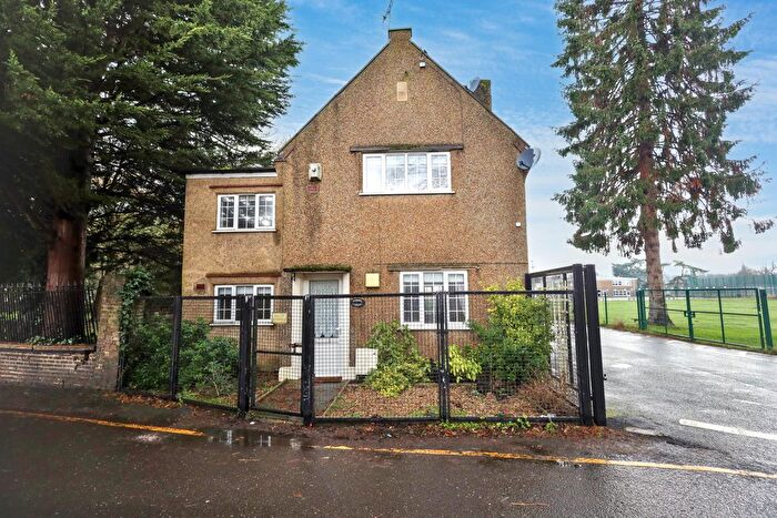 3 Bedroom Detached House For Sale In Church Lane, Enfield, EN1