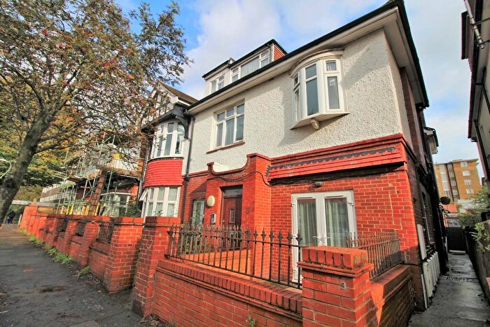 2 Bedroom Apartment To Rent In Somerhill Road, Hove, BN3