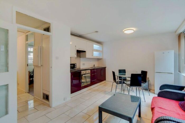 4 Bedroom Maisonette To Rent In Jubilee Street, Stepney, London, E1