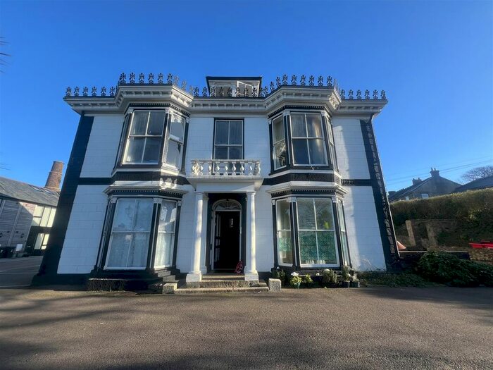2 Bedroom Flat To Rent In Pednandrea, Redruth, TR15