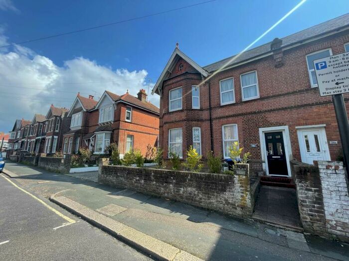 Studio To Rent In Salisbury Road, Worthing, West Sussex, BN11