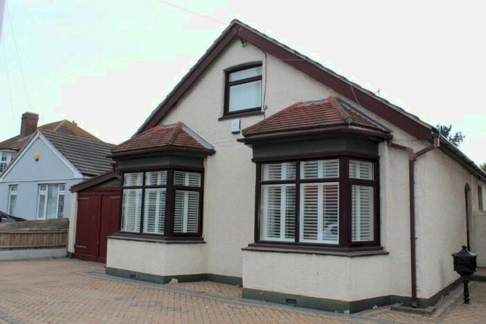 3 Bedroom Detached Bungalow To Rent In Cherry Tree Lane, Rainham, Essex, RM13