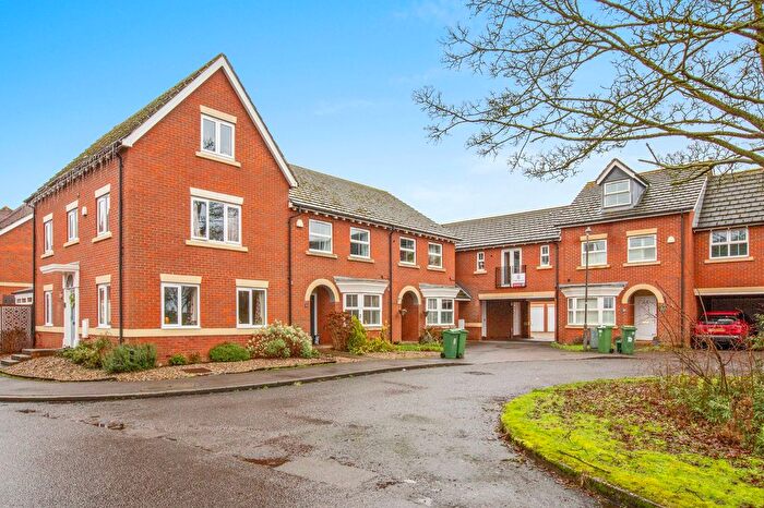 1 Bedroom Maisonette For Sale In Whitebeam Close, Weston Turville, HP22
