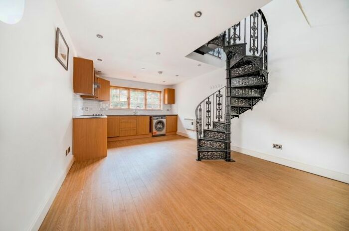 1 Bedroom Flat To Rent In Salisbury Mews, London, SW6