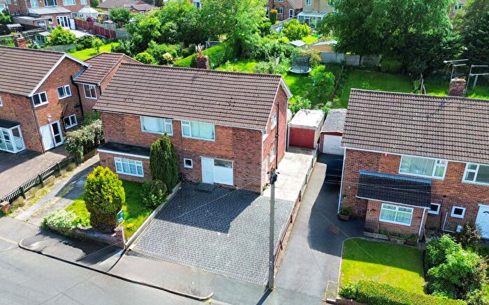 3 Bedroom Semi-Detached House For Sale In Kendrick Drive, Oadby, Leicester, LE2
