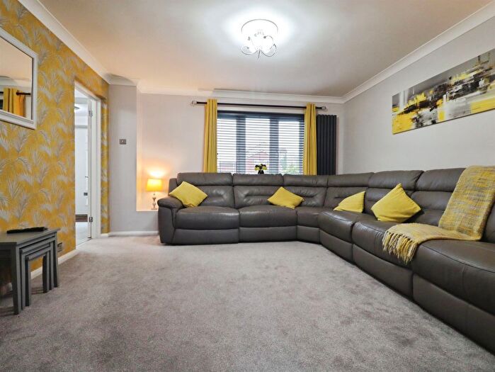 4 Bedroom Detached House For Sale In Hawkwood Close, Cardiff, CF5