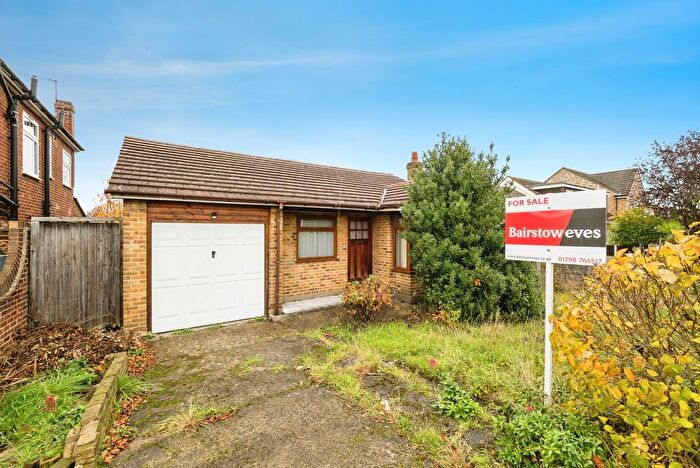 2 Bedroom Bungalow For Sale In Chase Cross Road, Romford, RM5