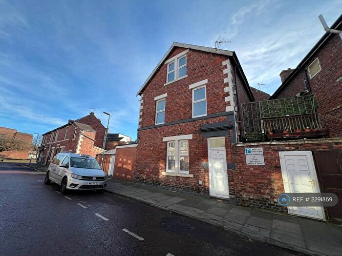 4 Bedroom Semi-Detached House To Rent In Westfield Terrace, Gateshead, NE8