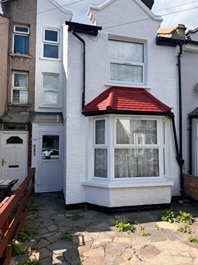 4 Bedroom Terraced House To Rent In Bensham Lane, Thornton Heath, CR7