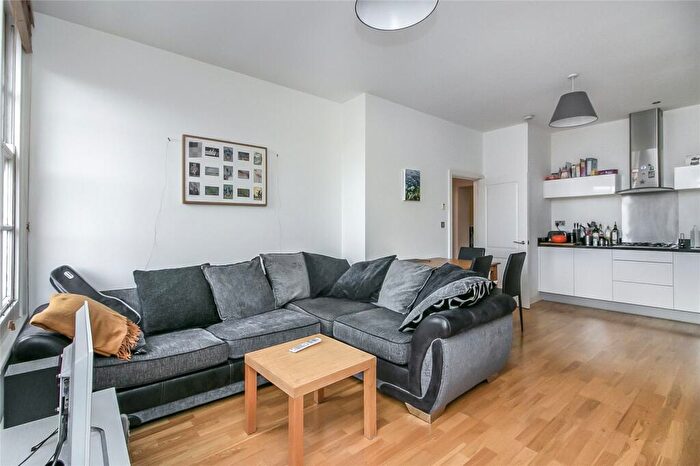 1 Bedroom Apartment To Rent In East Arbour Street, Stepney Green, London, E1
