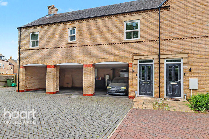 2 Bedroom Coach House For Sale In Bryants Edge, Biggleswade, SG18