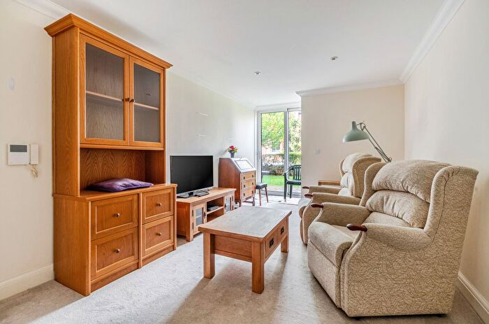 2 Bedroom Flat For Sale In Fleur De Lis, Courtland Road, Paignton, Devon, TQ3