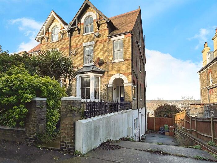 5 Bedroom House For Sale In Borstal Road, Rochester, ME1