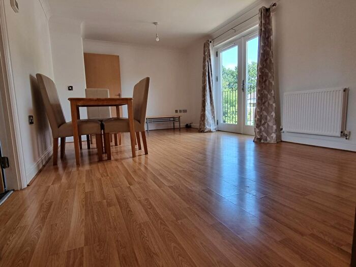 2 Bedroom Flat To Rent In Badgers Walk, Oxford, OX4