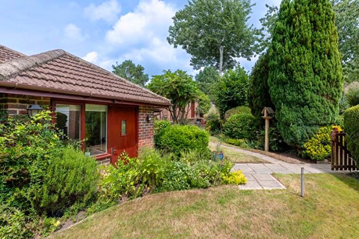 4 Bedroom Bungalow For Sale In Yew Tree Lane, Rotherfield, TN6