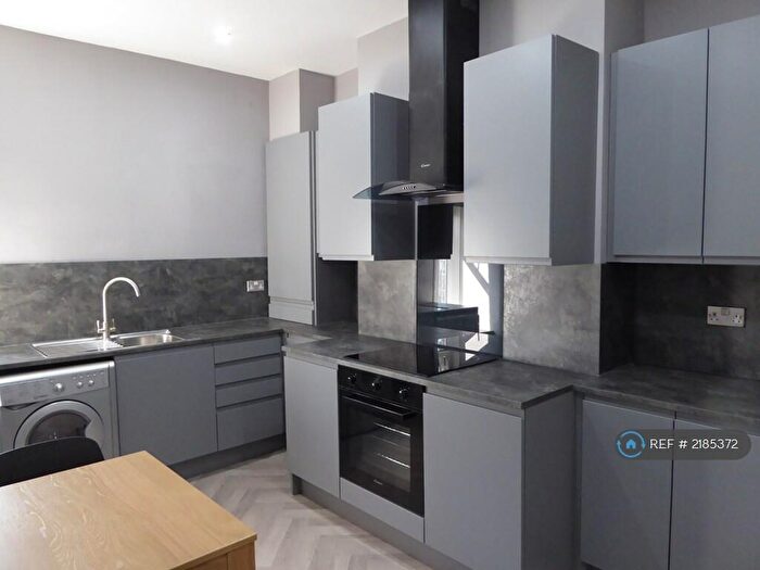 2 Bedroom Flat To Rent In South View, Guiseley, Leeds, LS20